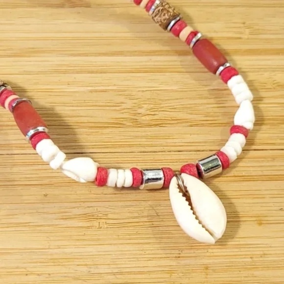 Other - Surfer Beach Shell Necklace 18 in long